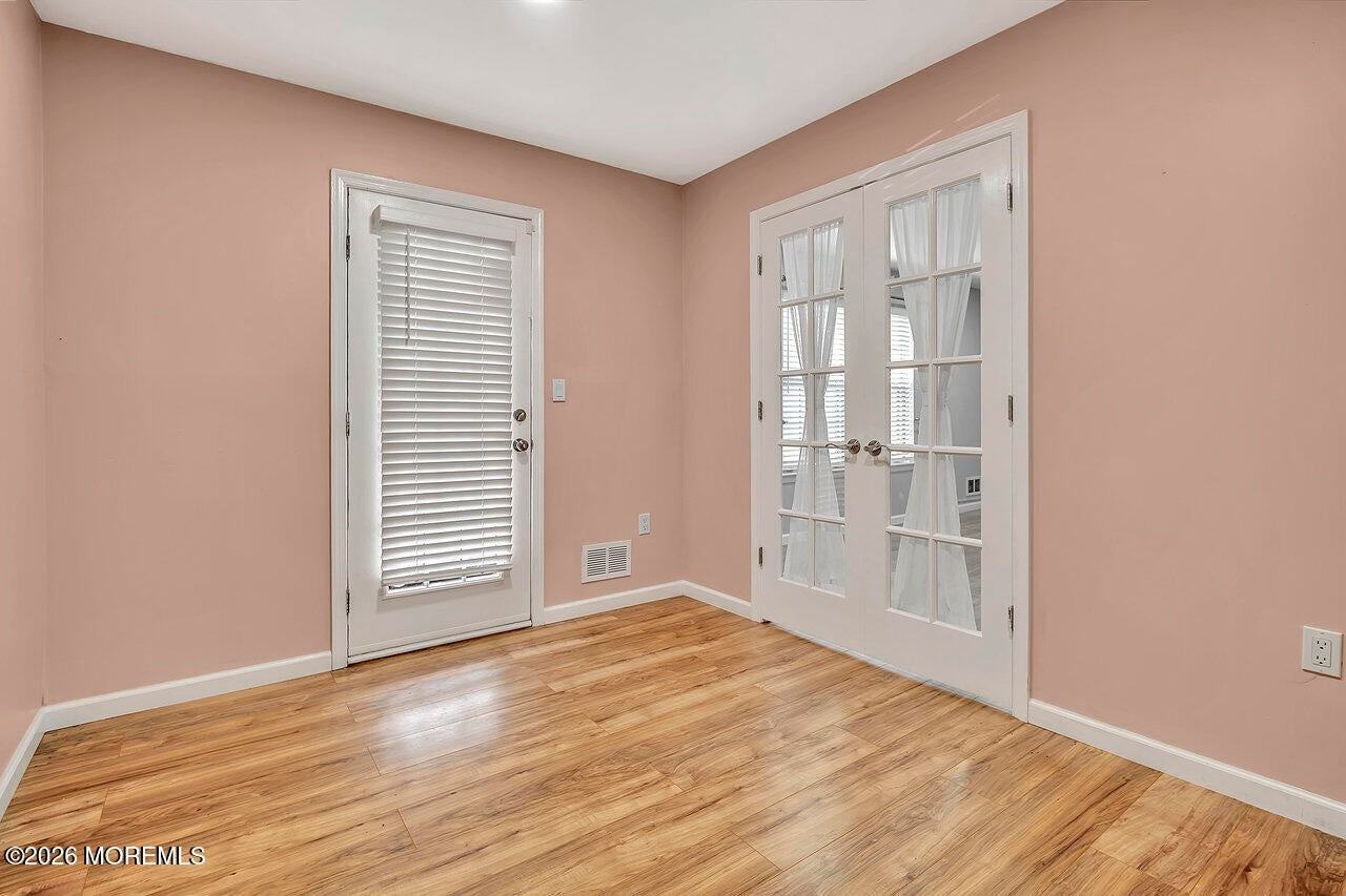 1303 Wellington Pl - Photo 7 of 21