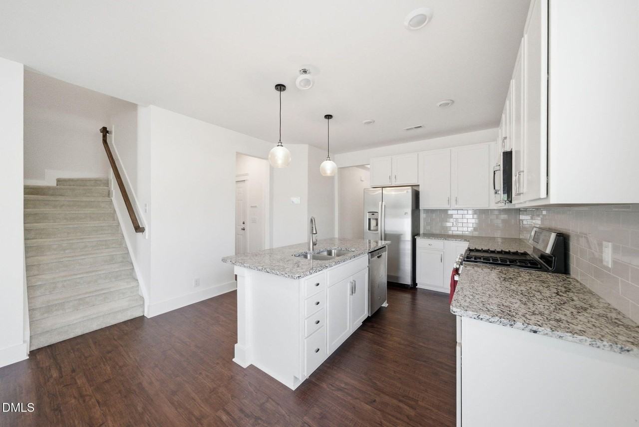 201 Marbella Grove Ct - Photo 6 of 36