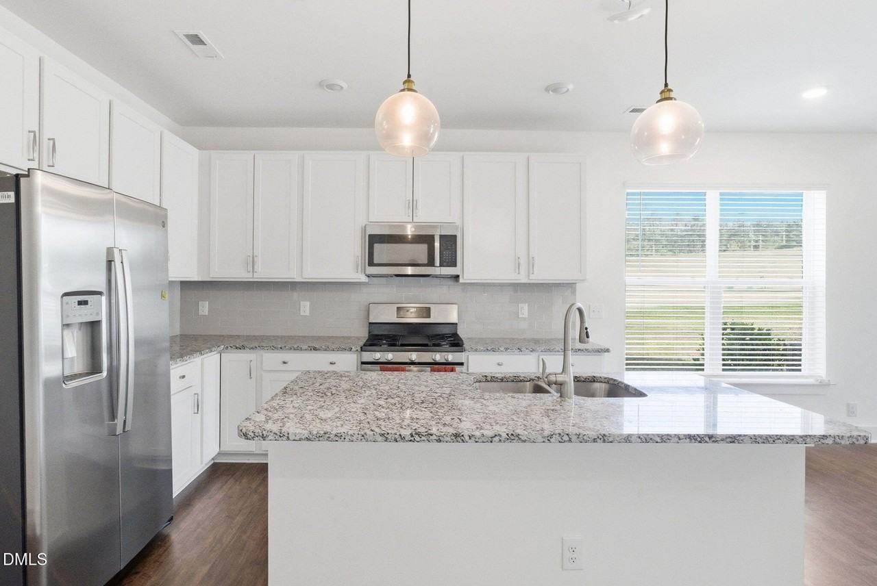 201 Marbella Grove Ct - Photo 7 of 36