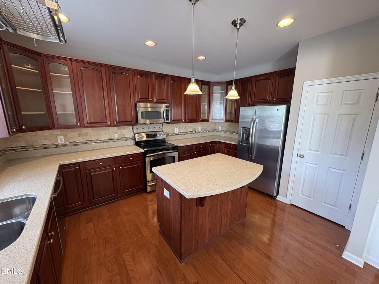 2705 Laurelcherry St - Photo 4 of 15