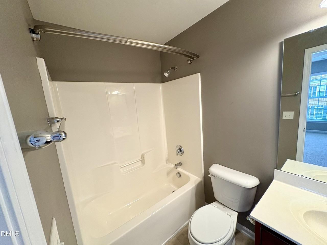 2705 Laurelcherry St - Photo 6 of 15