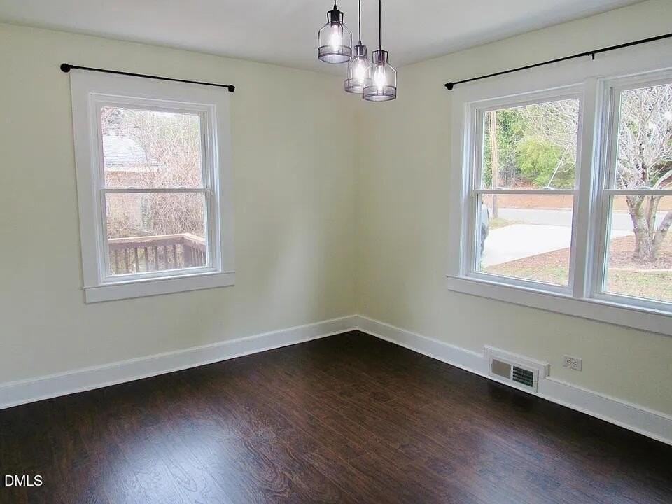 209 Carbonton Rd - Photo 4 of 17