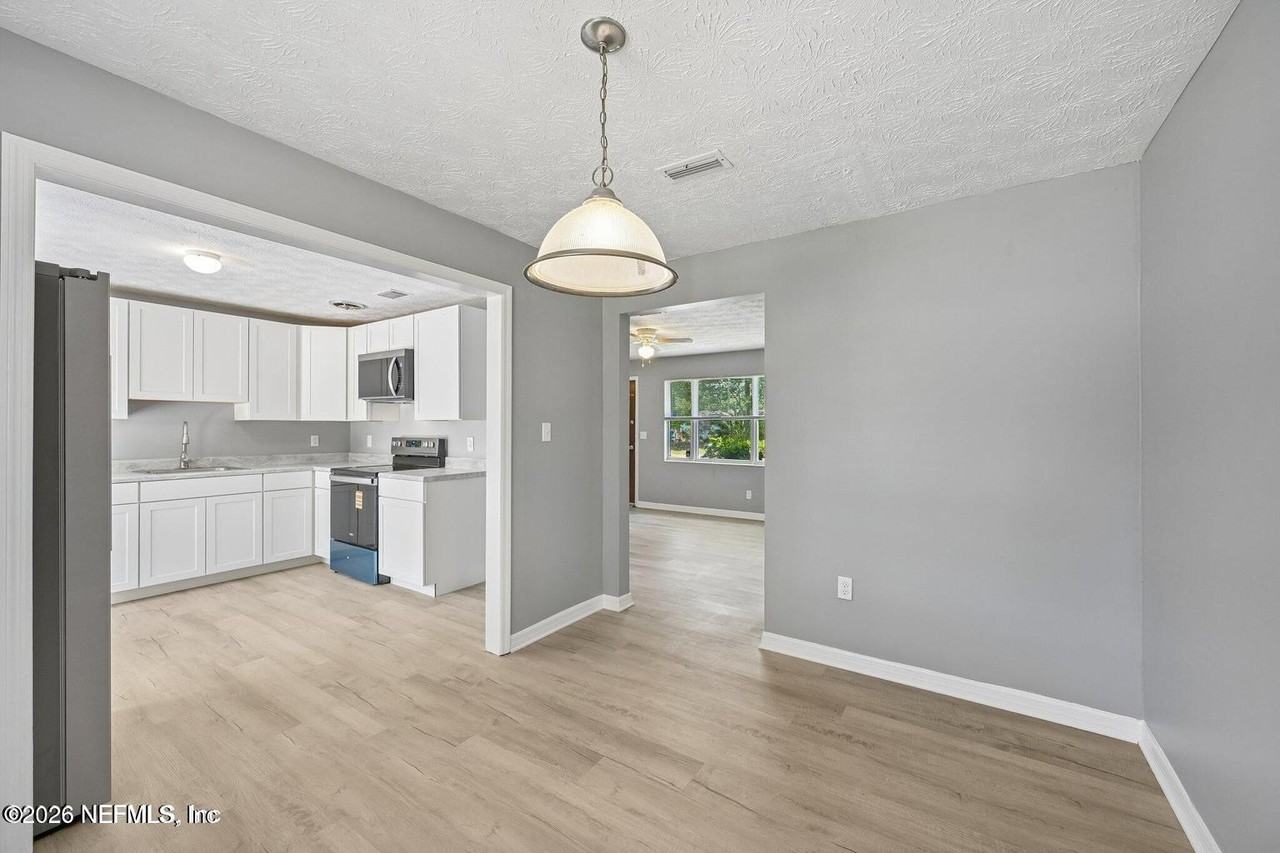 8032 Lourdes Dr S - Photo 7 of 18