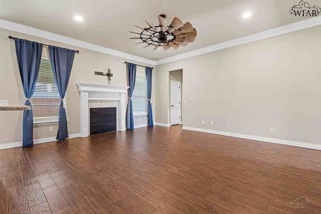 4815 Falcon Crest Blvd - Photo 4 of 23