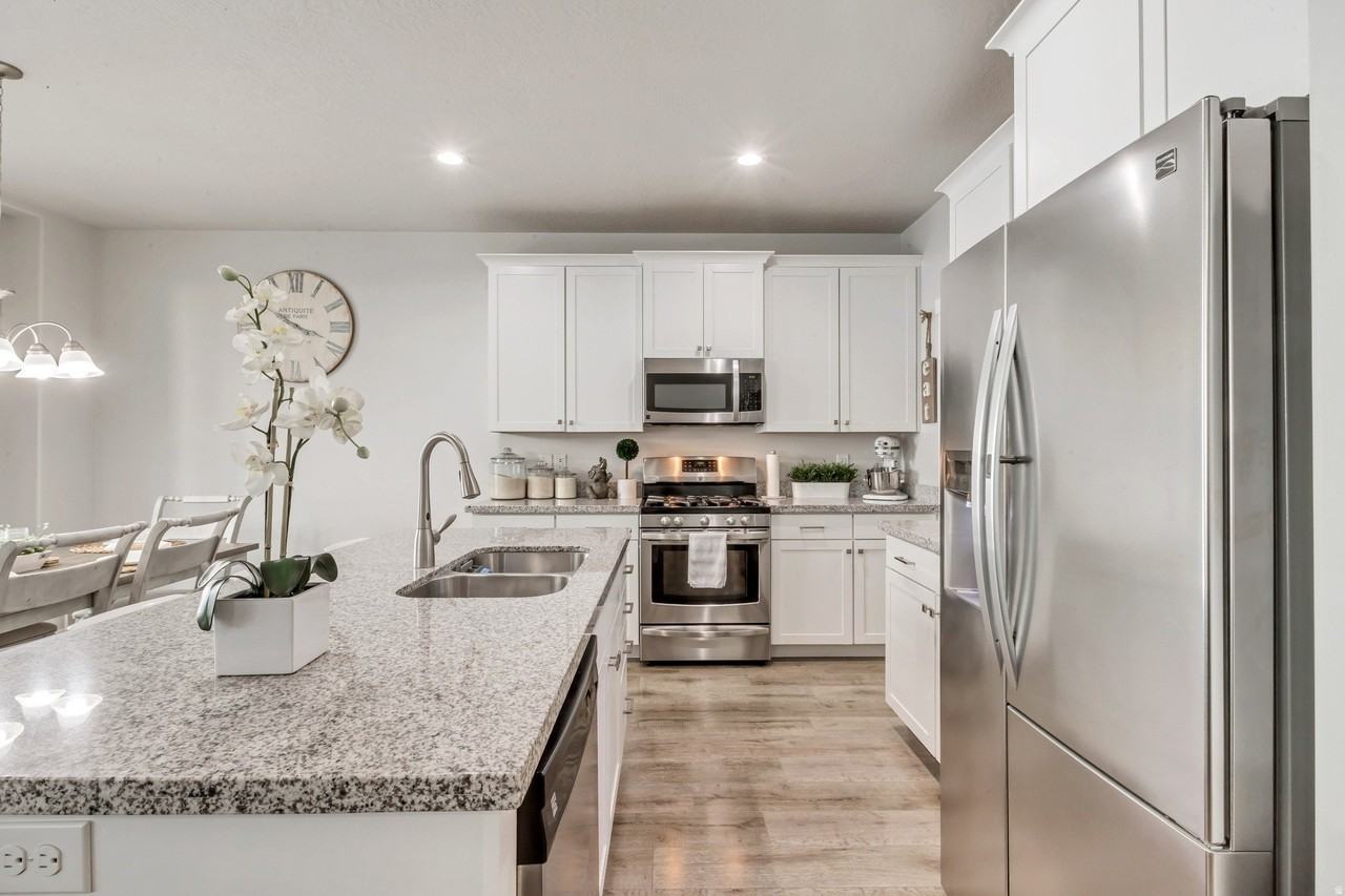 8136 S 5910 W - Photo 6 of 28