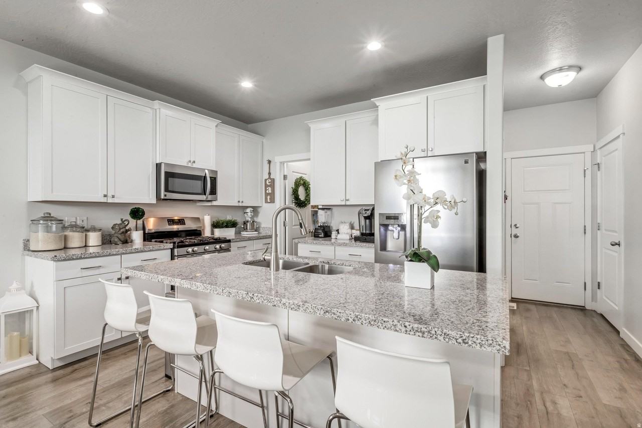 8136 S 5910 W - Photo 7 of 28