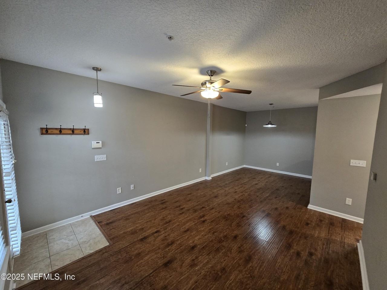 575 Oakleaf Plantation Pkwy - Photo 4 of 50