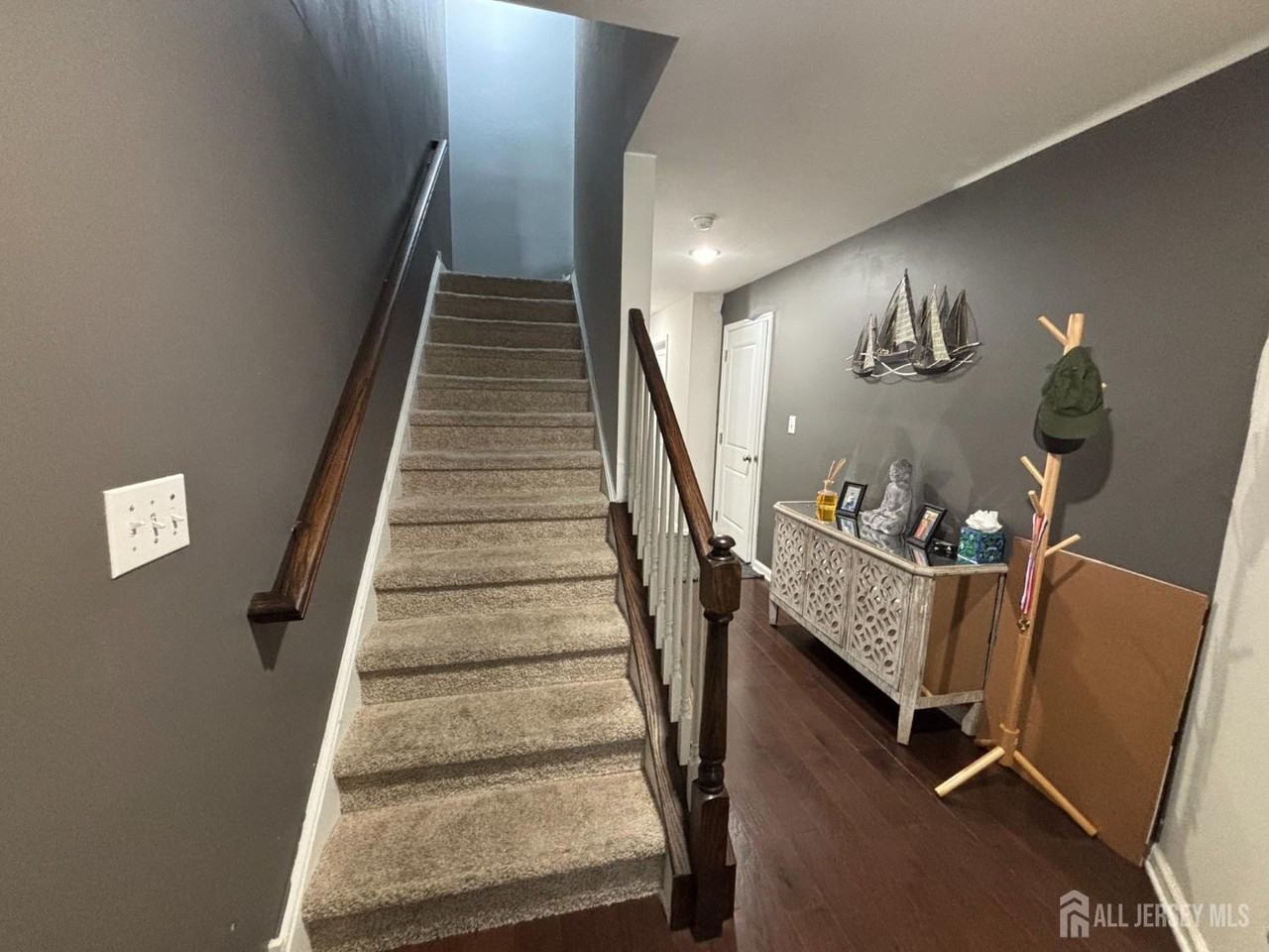 1106 Hights Farm Rd N - Photo 2 of 40