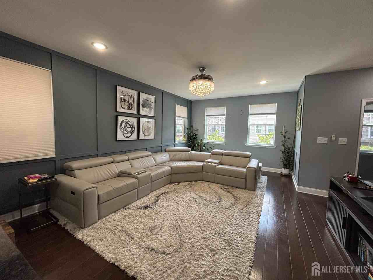 1106 Hights Farm Rd N - Photo 6 of 40