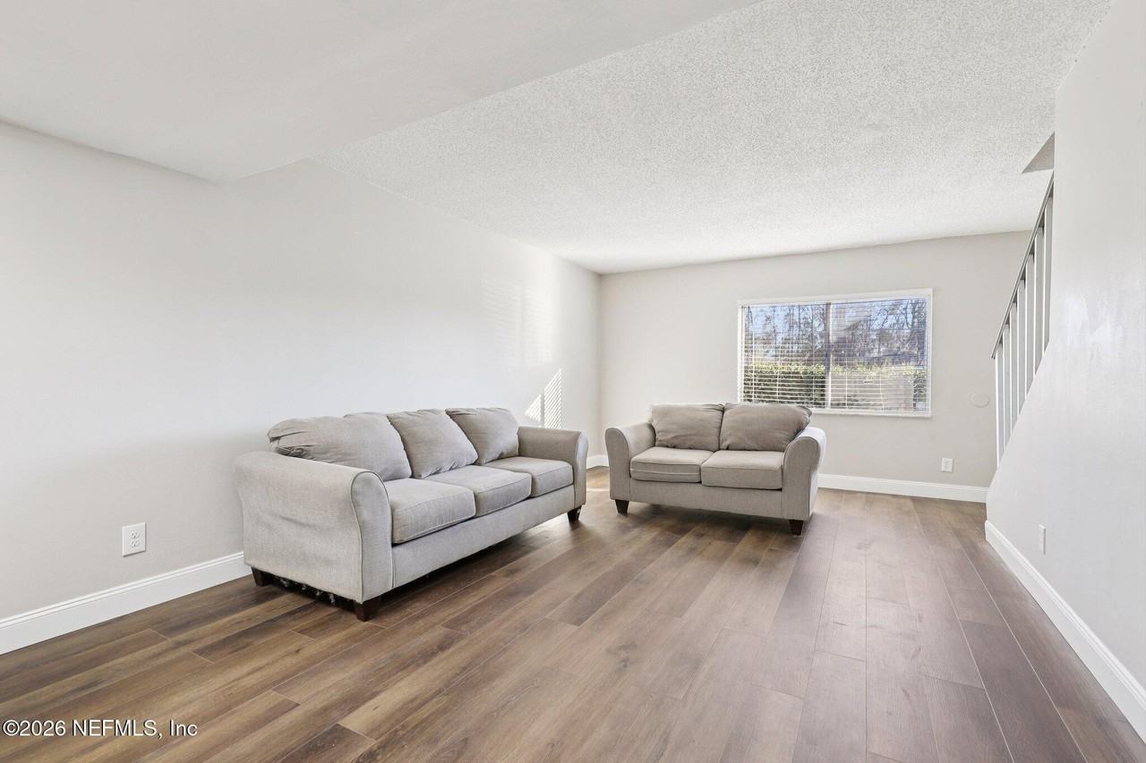 1262 The Grove Rd - Photo 4 of 50