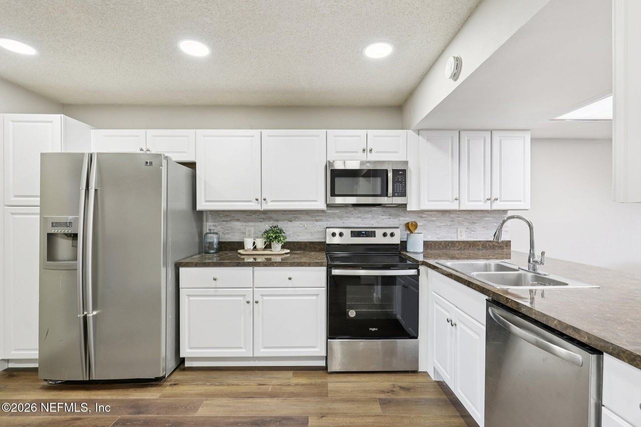 1262 The Grove Rd - Photo 5 of 50