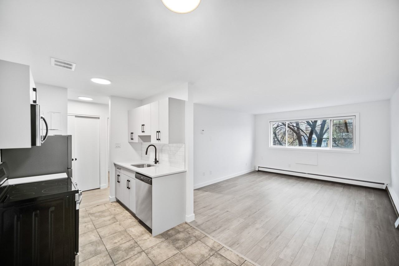 370 Talbot Avenue - Photo 7 of 18