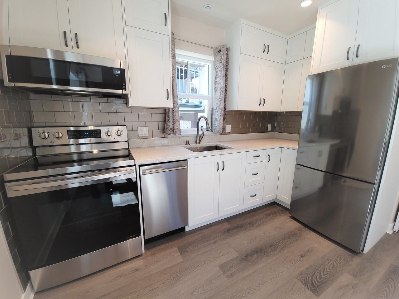 599 East 55th Avenue