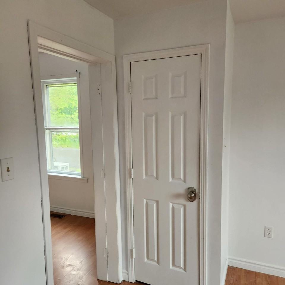 1916 Campbells Rd #1 - Photo 3 of 10