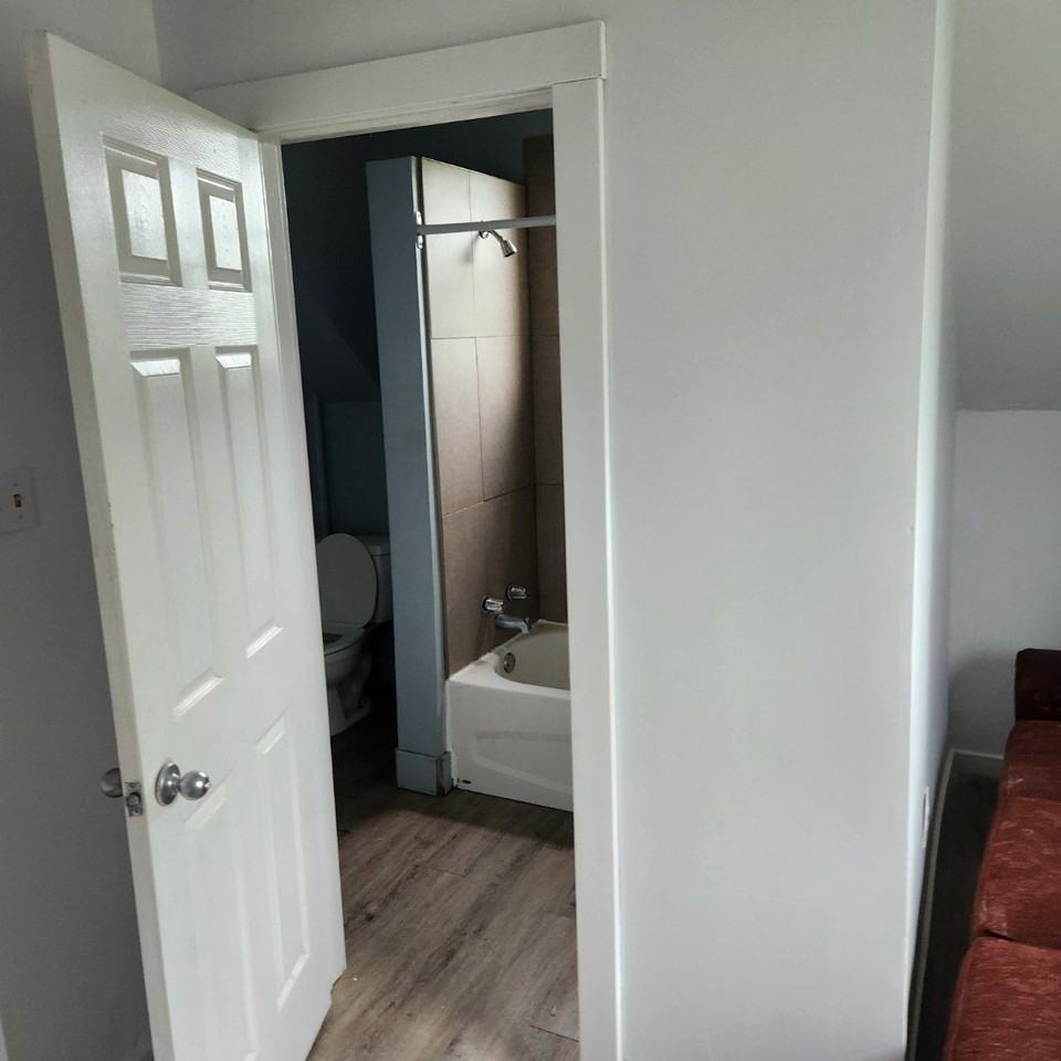 1916 Campbells Rd #1 - Photo 7 of 10