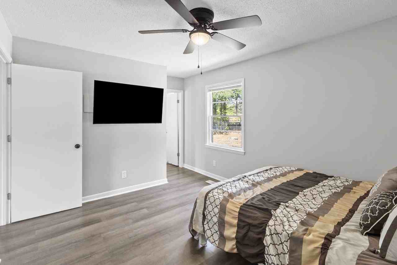 672 Walker St #AH - Photo 7 of 10