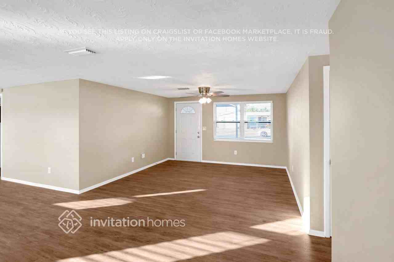 3910 Beechwood Dr - Photo 3 of 24
