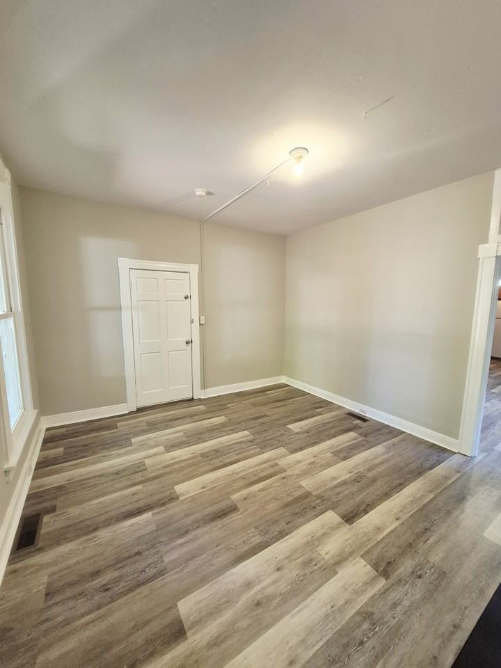 3209 3rd Ave #A - Photo 4 of 25