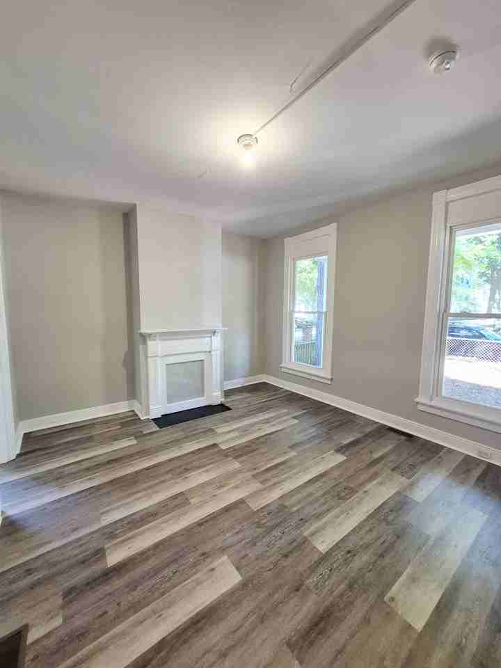 3209 3rd Ave #A - Photo 5 of 25