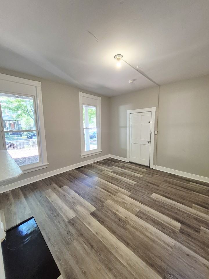 3209 3rd Ave #A - Photo 6 of 25