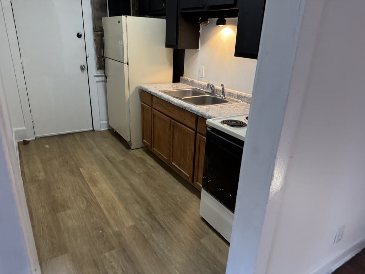 9302 Denison Ave #4 - Photo 5 of 10