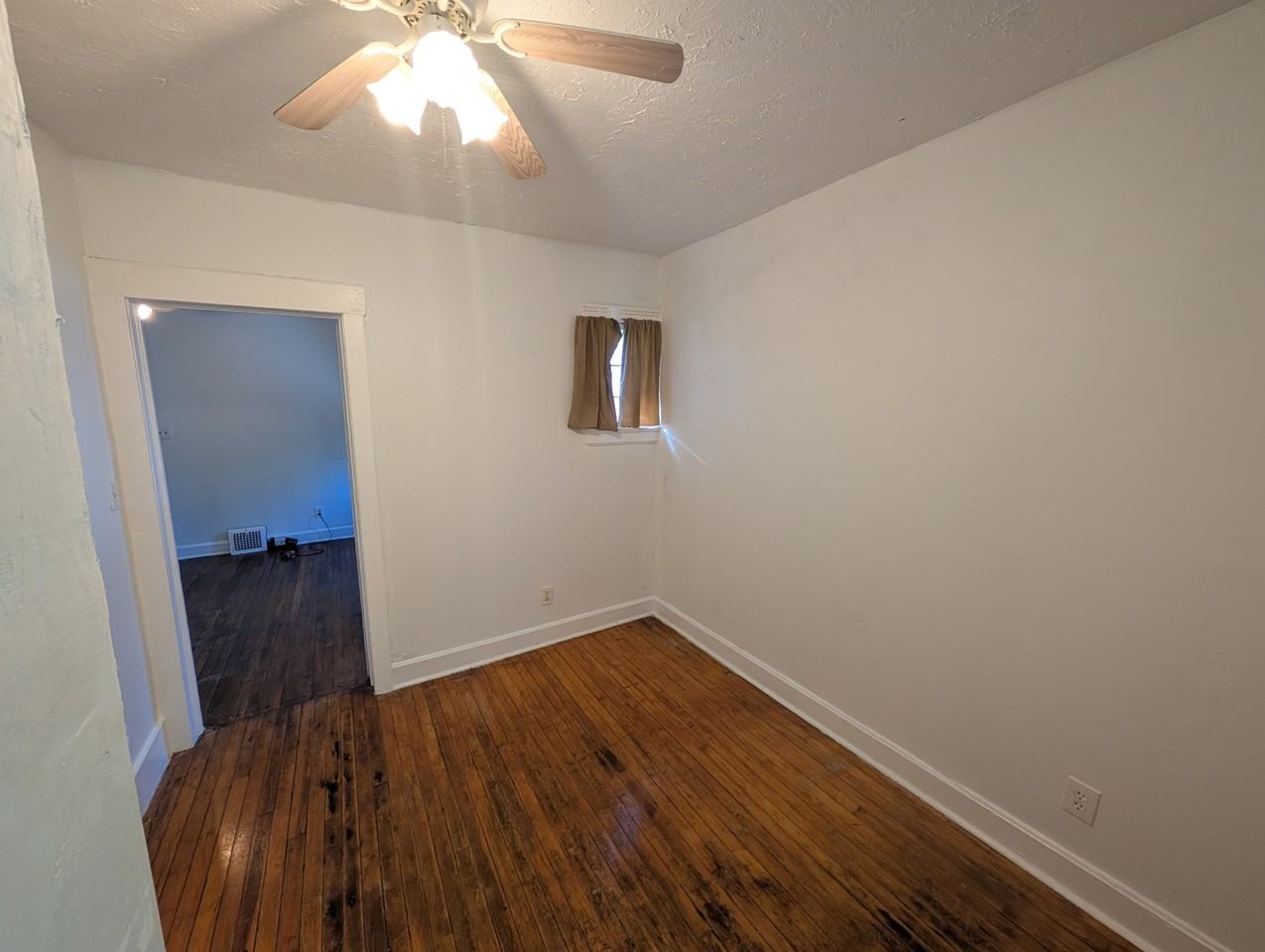 9302 Denison Ave #4 - Photo 7 of 10