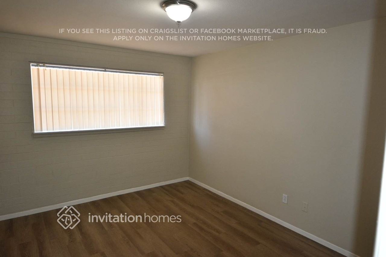 2307 W Freeway Ln - Photo 6 of 27