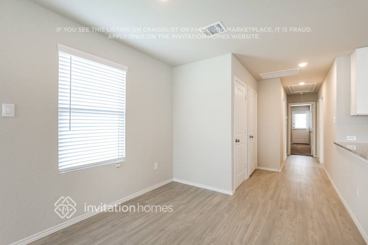 4223 Southton Lk - Photo 5 of 17
