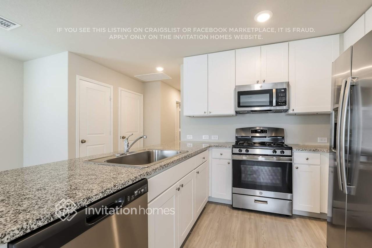4223 Southton Lk - Photo 6 of 17