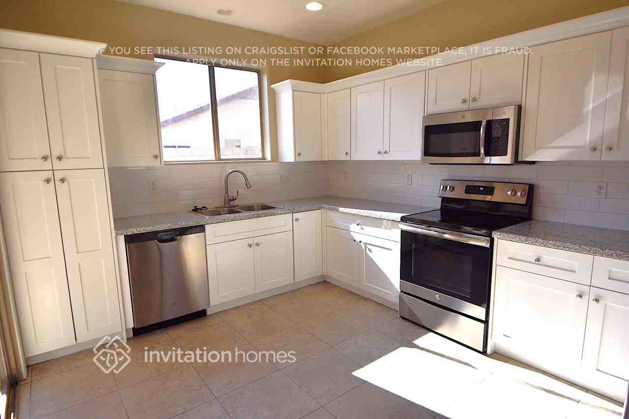 12805 W Redondo Dr - Photo 4 of 13