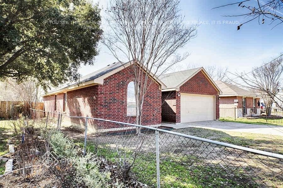 13916 Garden Grove Dr - Photo 2 of 20
