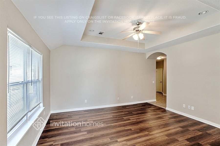 13916 Garden Grove Dr - Photo 4 of 20