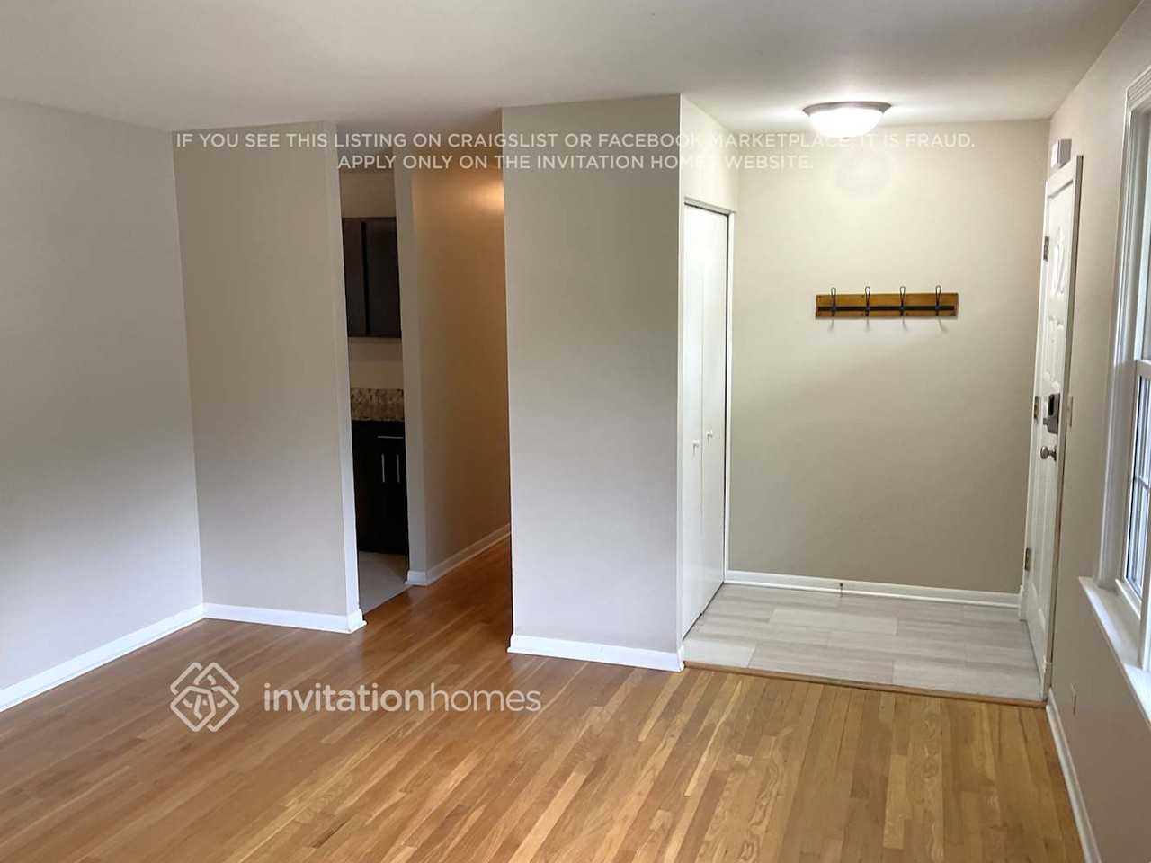 1513 N Ridge Ave - Photo 2 of 12