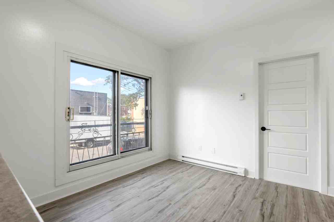7790 Av Trémolières — photo 3