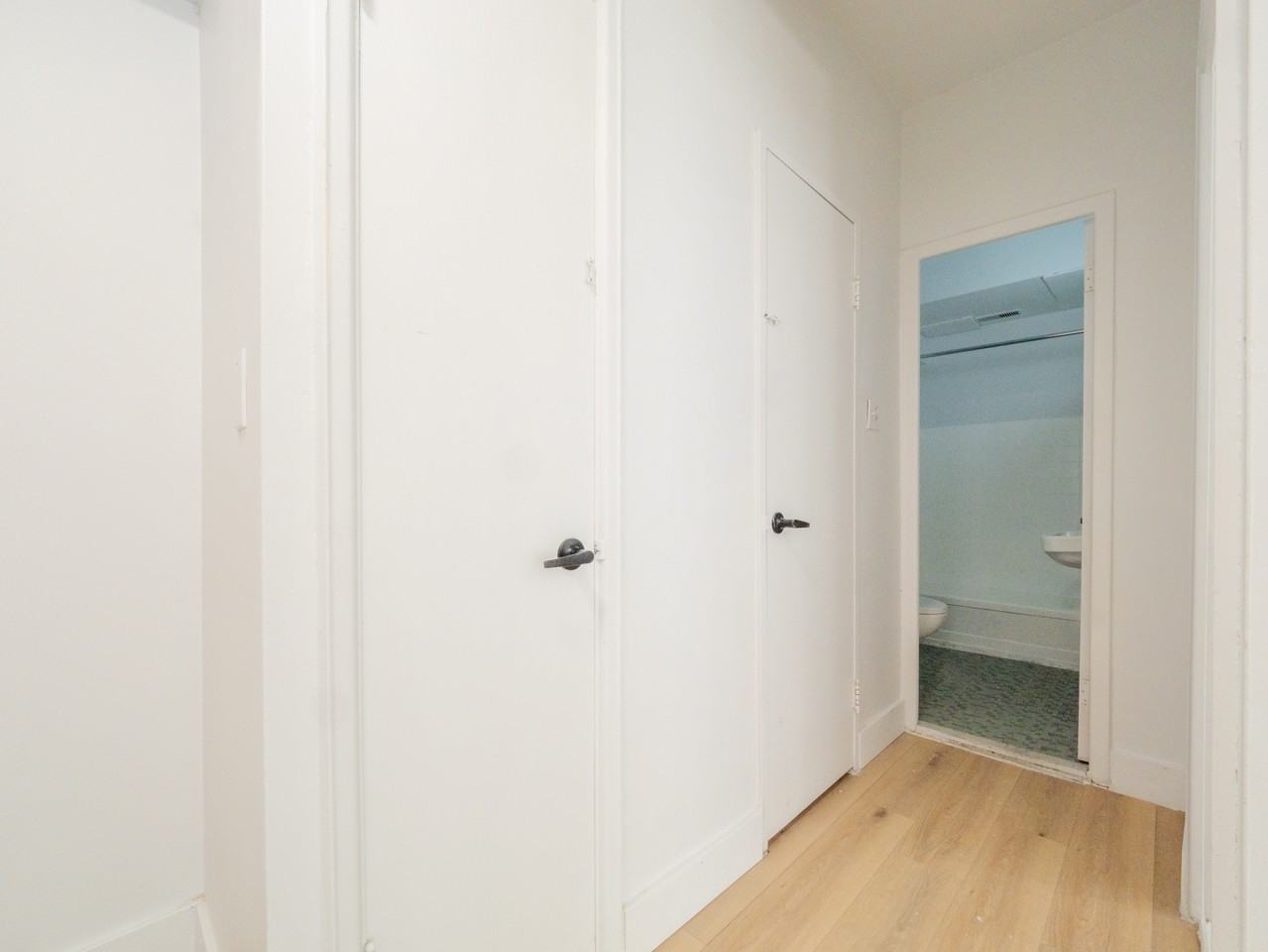 6510 Av Wilderton — photo 1