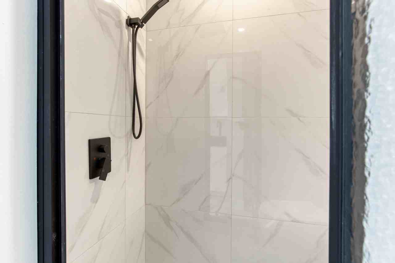 591 Av Ash — photo 3