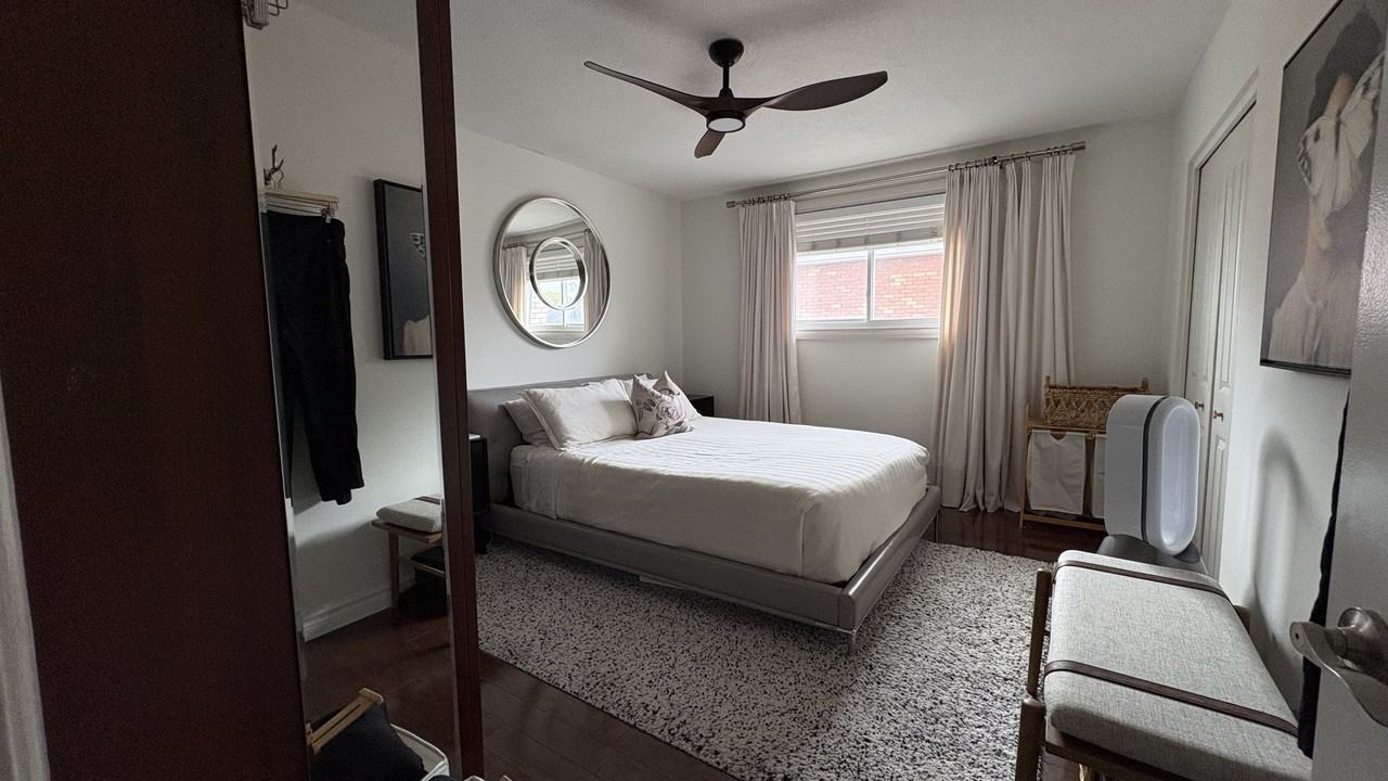 1674 Russell Rd - Photo 4 of 15