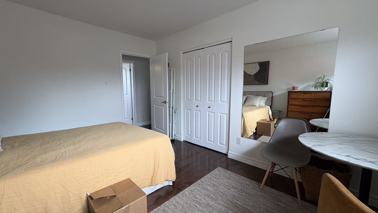 1674 Russell Rd - Photo 5 of 15