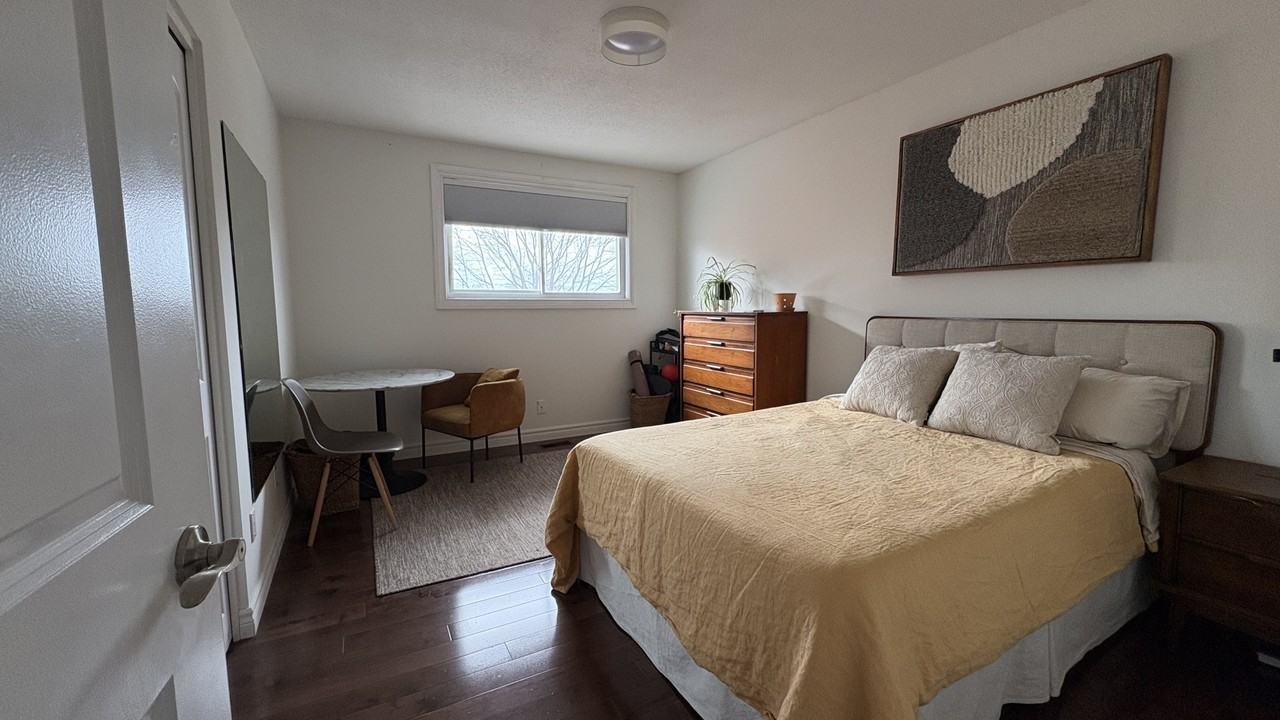 1674 Russell Rd - Photo 6 of 15