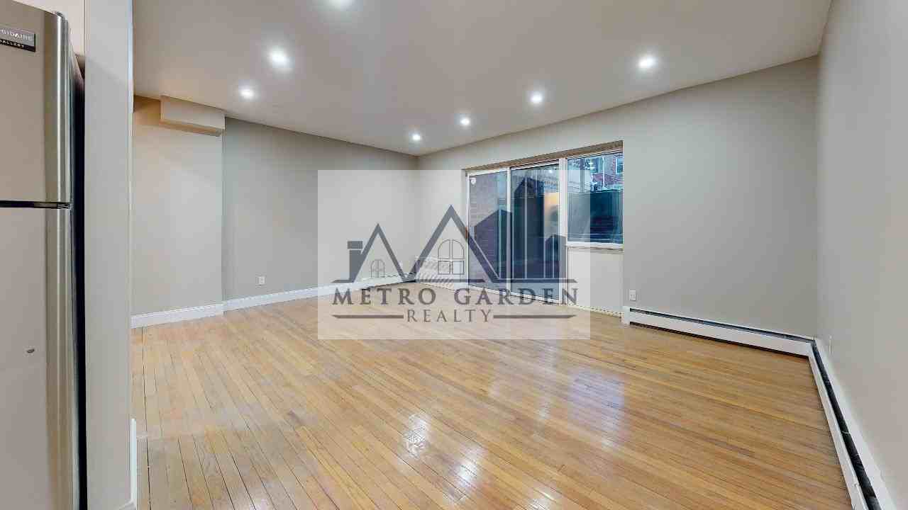67-39 Clyde Street #A - Photo 6 of 28