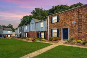 featured image of 3535 Beacon Hill Dr