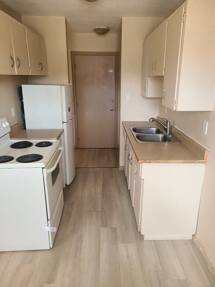 Sunlight Apartments - Photo 2 of 6