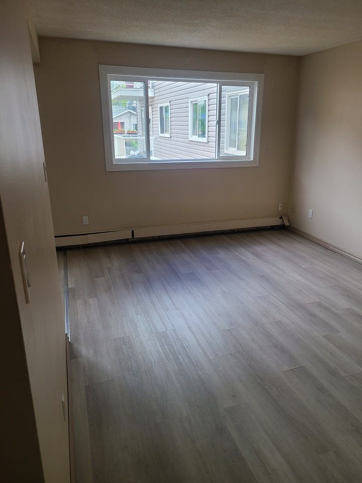 Sunlight Apartments - Photo 3 of 6
