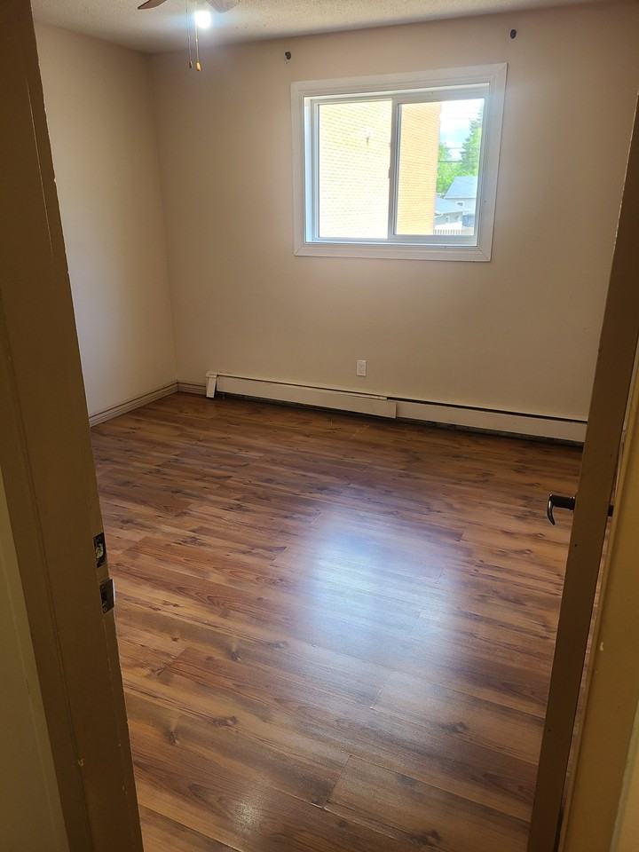 Sunlight Apartments - Photo 5 of 6