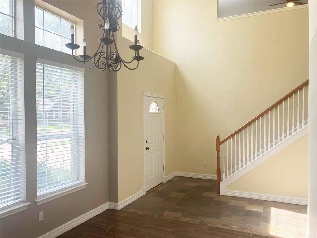 3208 Dawn Mesa Court - Photo 5 of 40