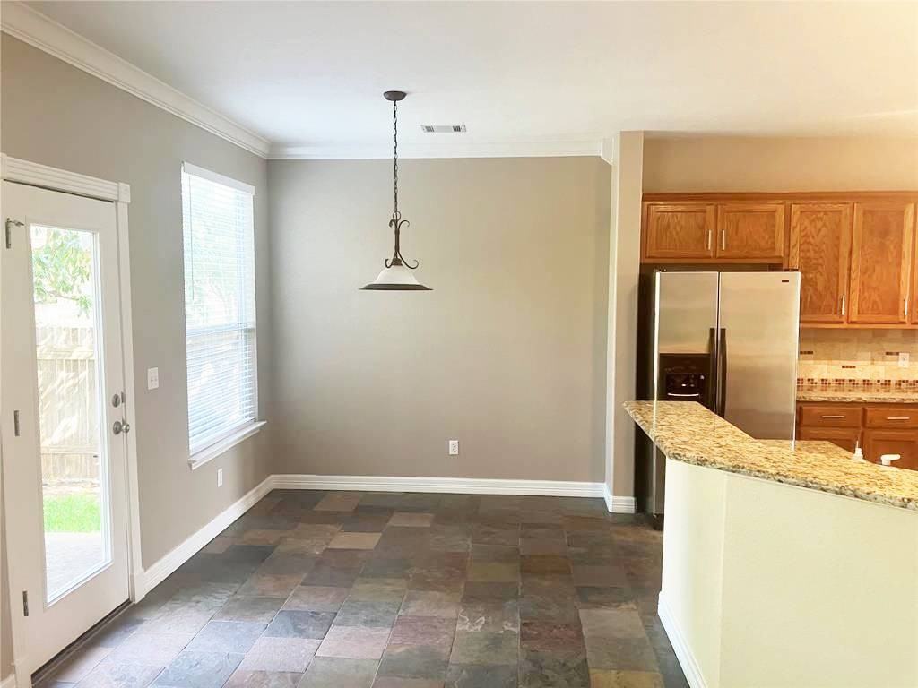 3208 Dawn Mesa Court - Photo 7 of 40
