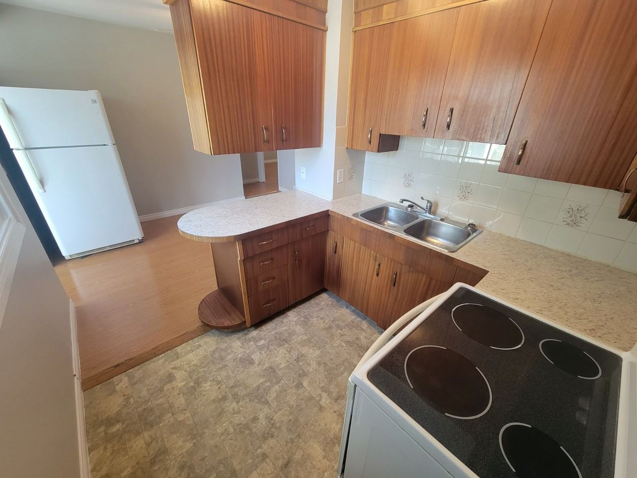 9648 153 Street NW - Photo 3 of 24