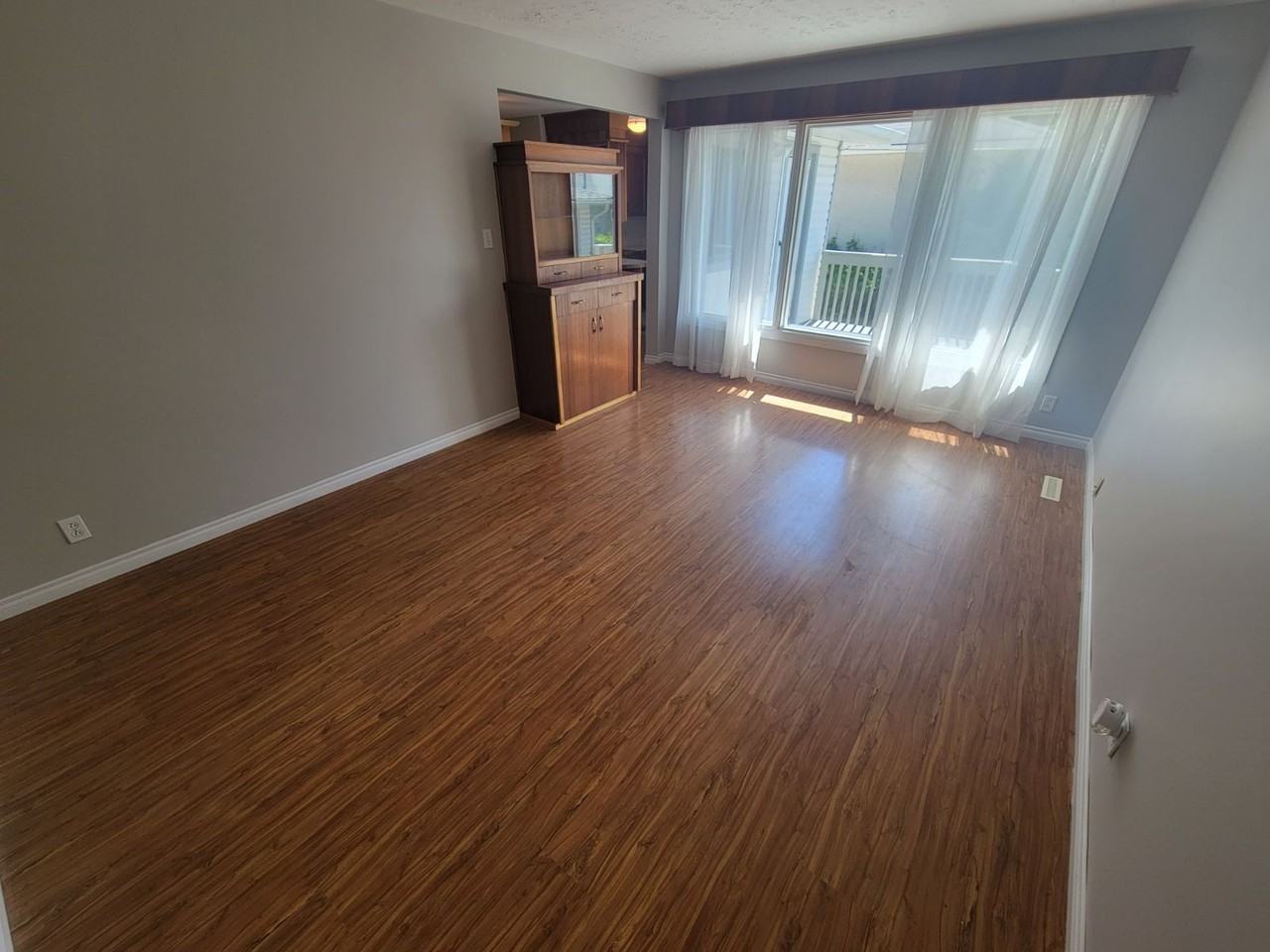9648 153 Street NW - Photo 5 of 24