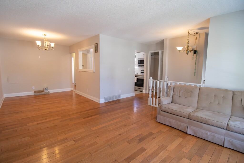 62 Terrace Ave - Photo 4 of 16