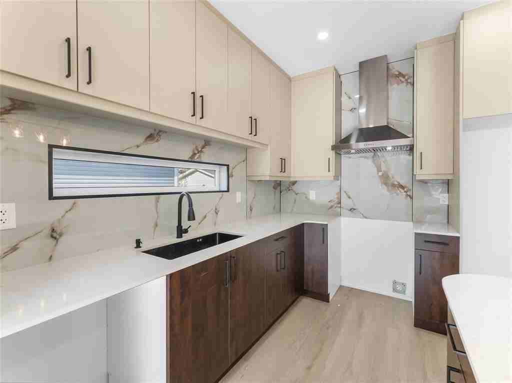115 Blenheim Ave - Photo 3 of 31